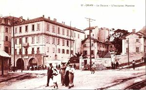 MB c- 15- Rue d' Orleans et Place de Nemours